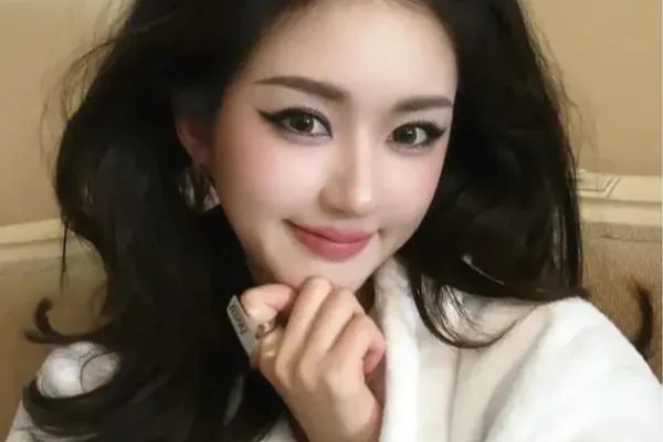 Zhao Lusi profile photo