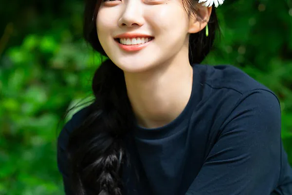 Kim Yoo-jung press photo