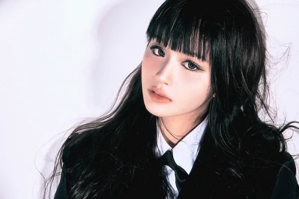 Sullyoon press photo